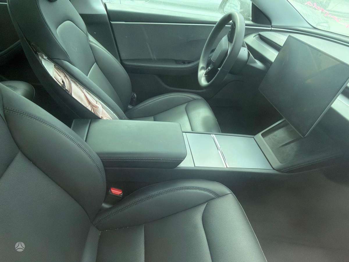Tesla Model 3, 82 kWh, hatchback