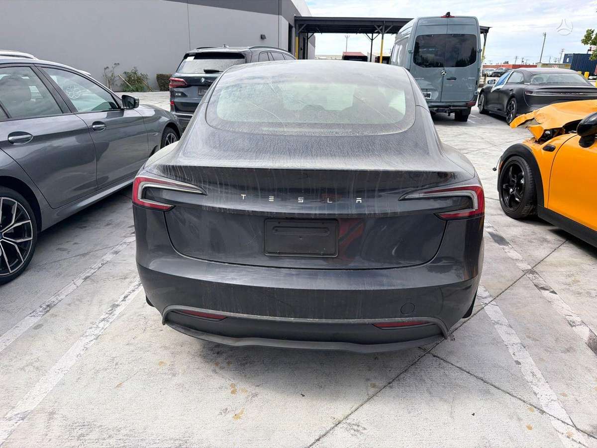 Tesla Model 3, 82 kWh, hatchback