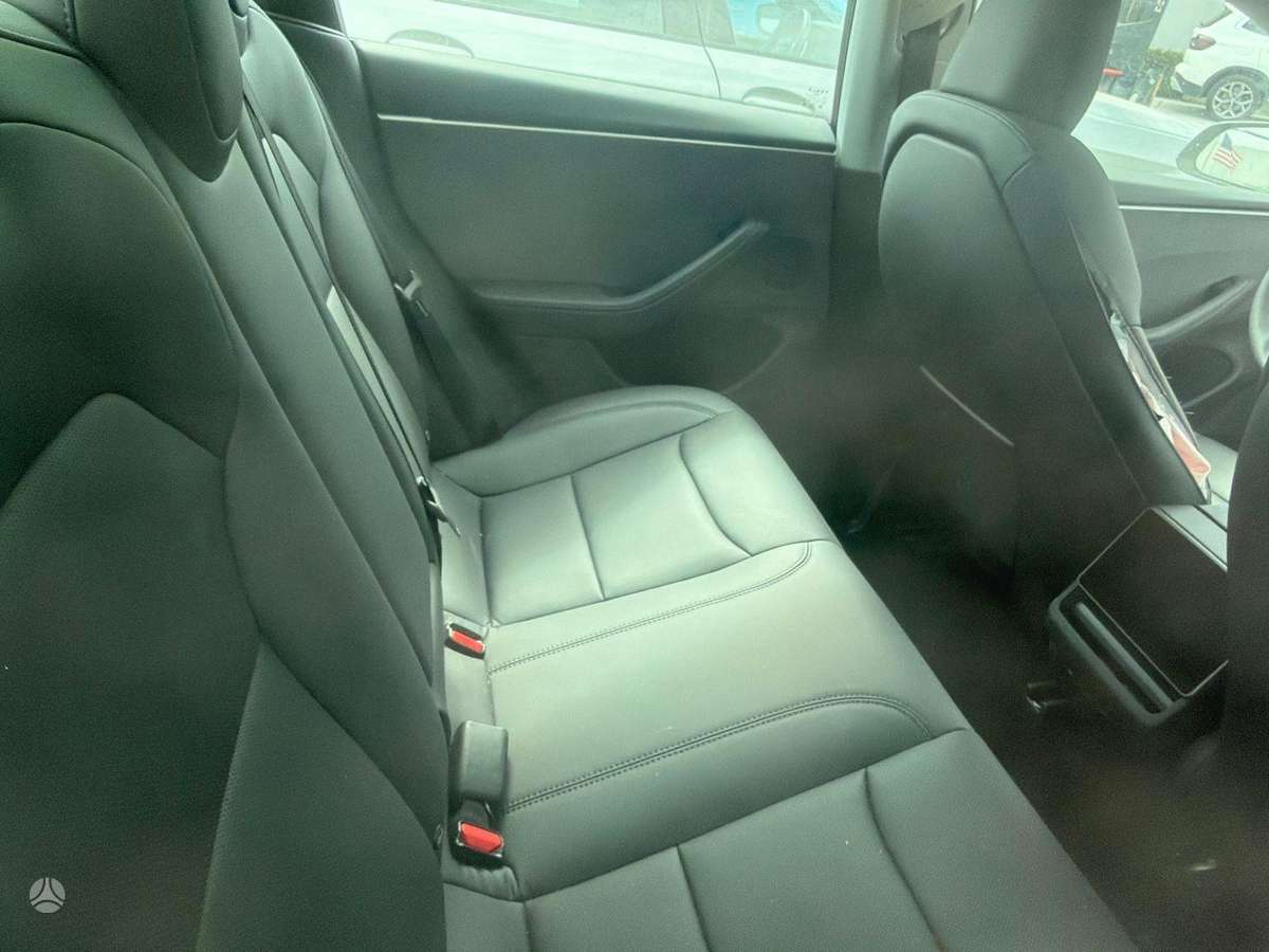 Tesla Model 3, 82 kWh, hatchback