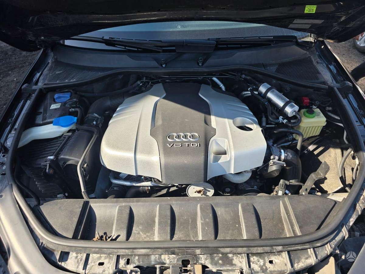 Audi Q7 dalimis