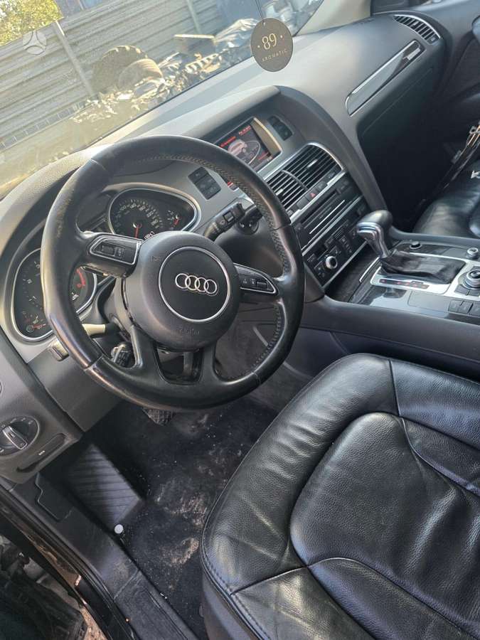 Audi Q7 dalimis