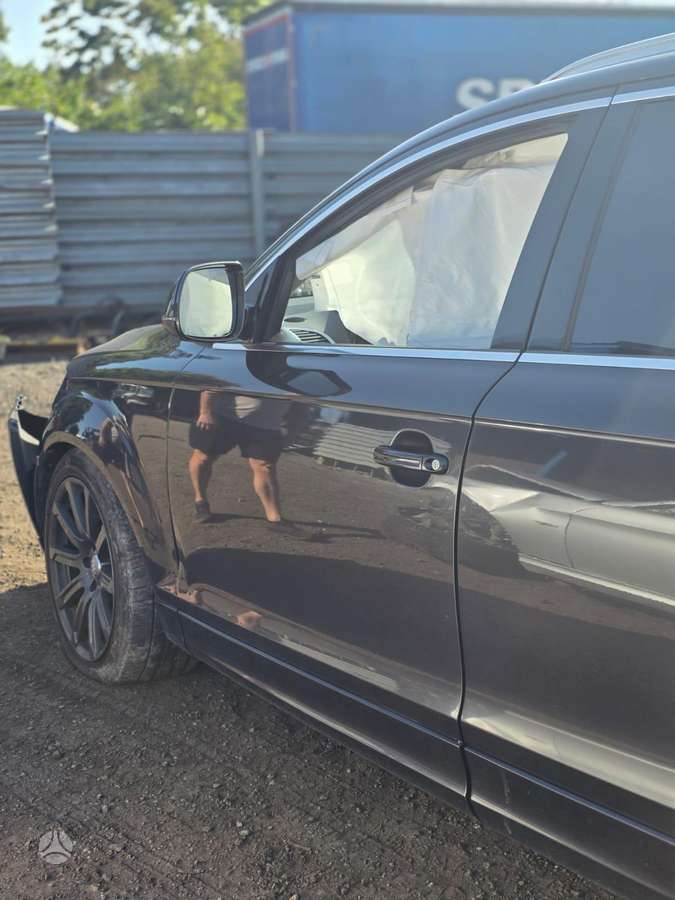 Audi Q7 dalimis