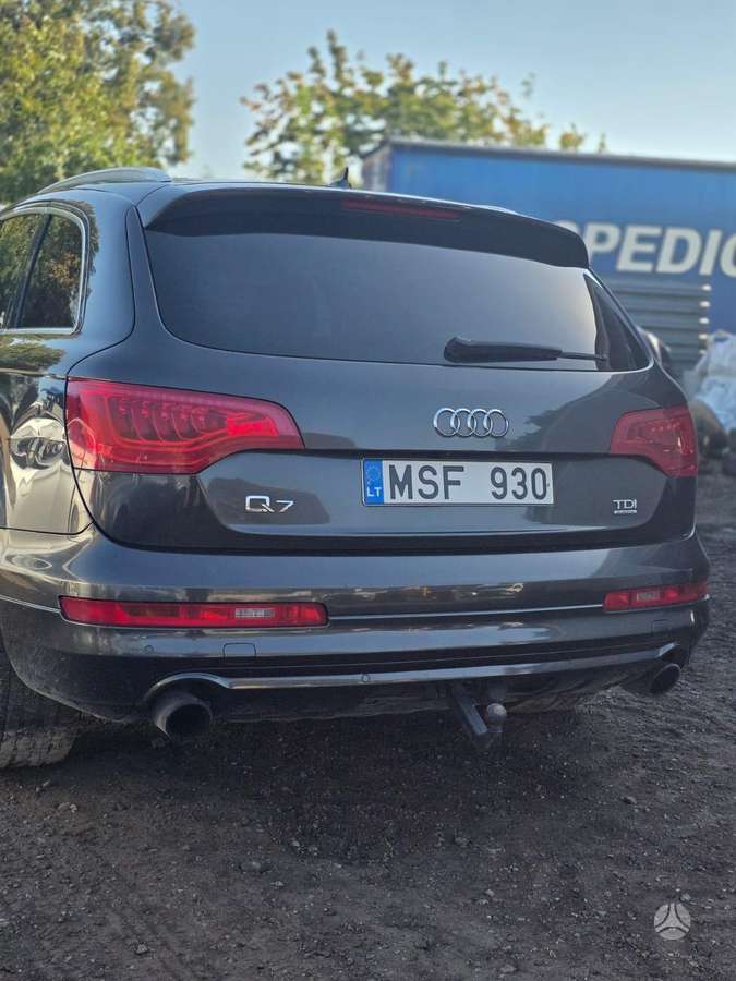 Audi Q7 dalimis