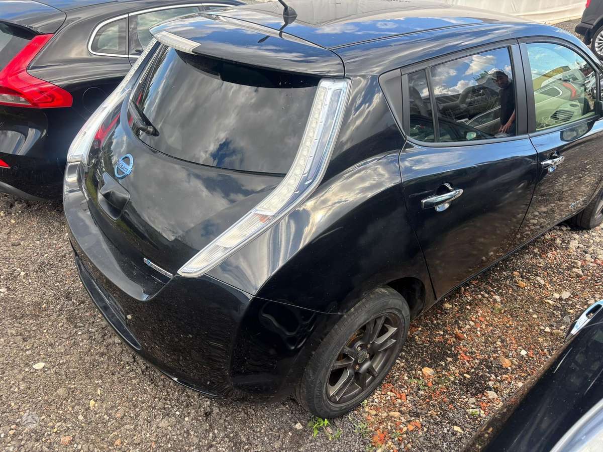 Nissan Leaf, hečbekas
