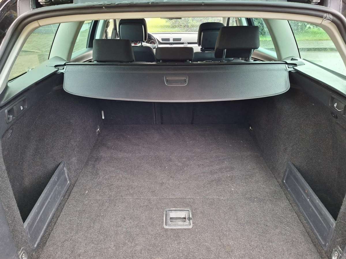 Volkswagen Passat - 12