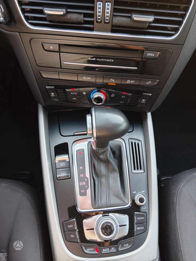 Audi Q5, 2.0 l., off-road / crossover
