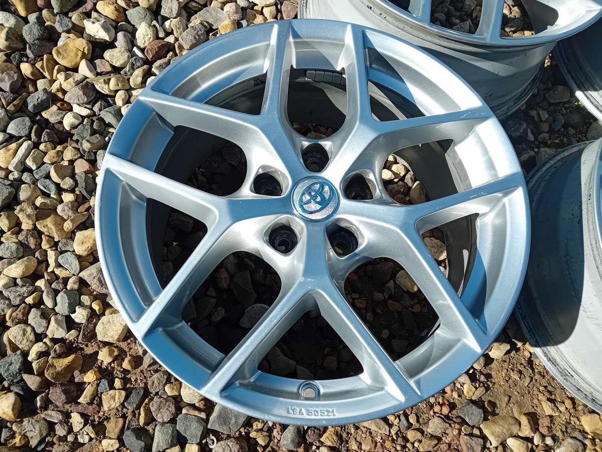 Toyota, lengvojo lydinio, R17