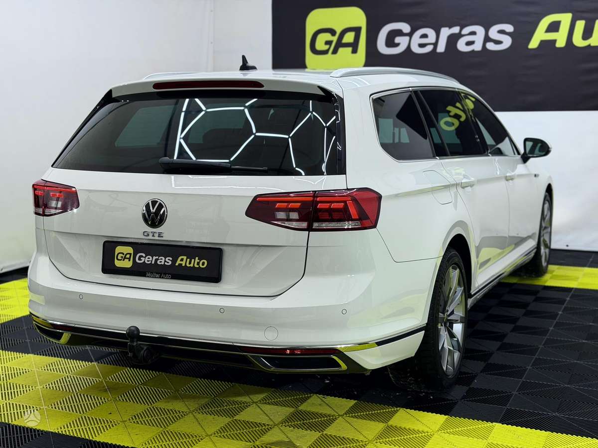 Volkswagen Passat - 4