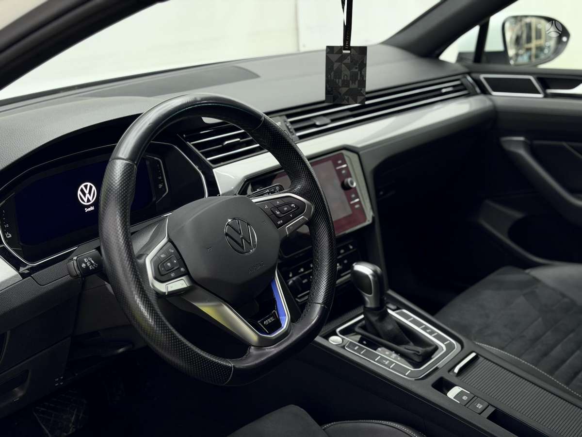 Volkswagen Passat - 9