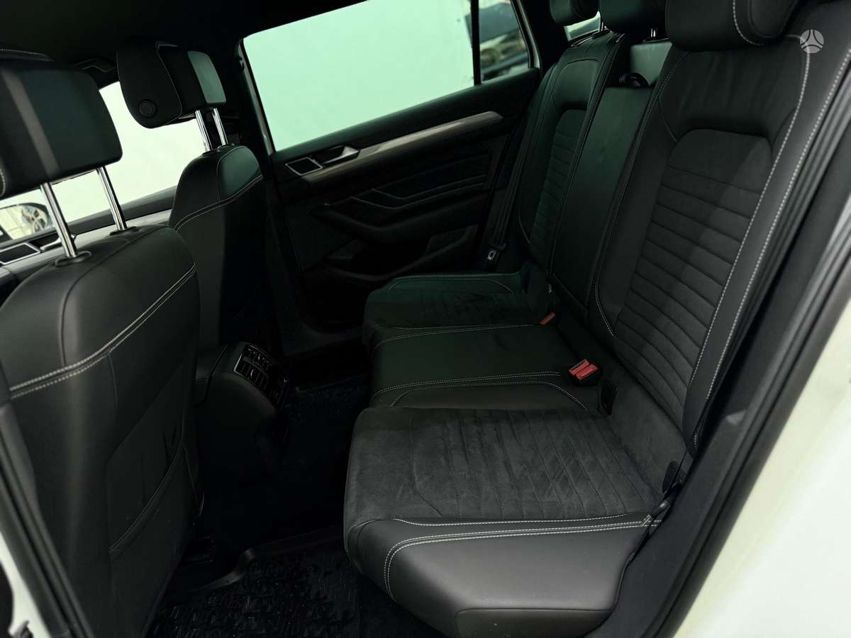 Volkswagen Passat - 11