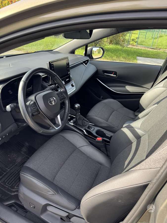 Toyota Corolla, 1.2 l., Хэтчбек