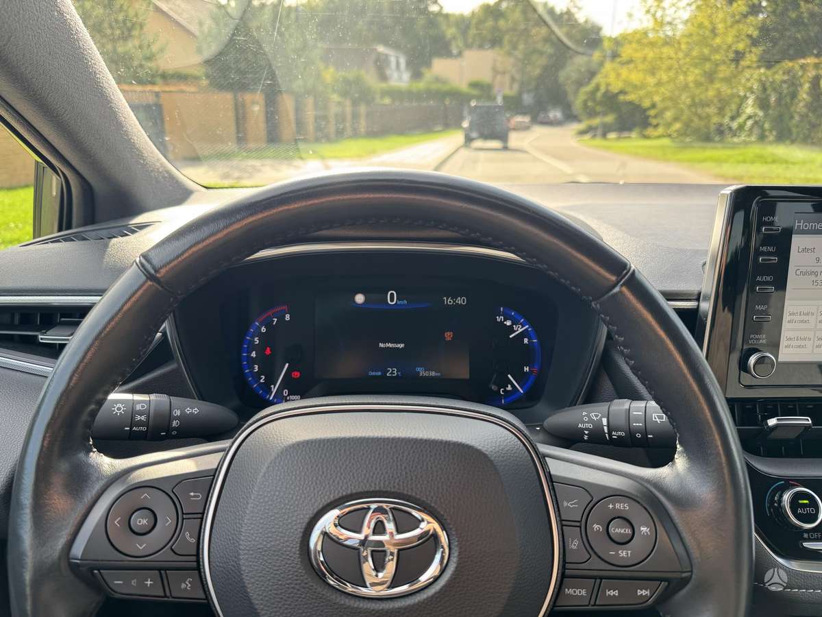 Toyota Corolla, 1.2 l., Хэтчбек