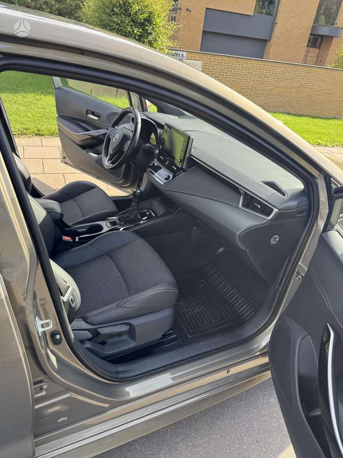 Toyota Corolla, 1.2 l., Хэтчбек