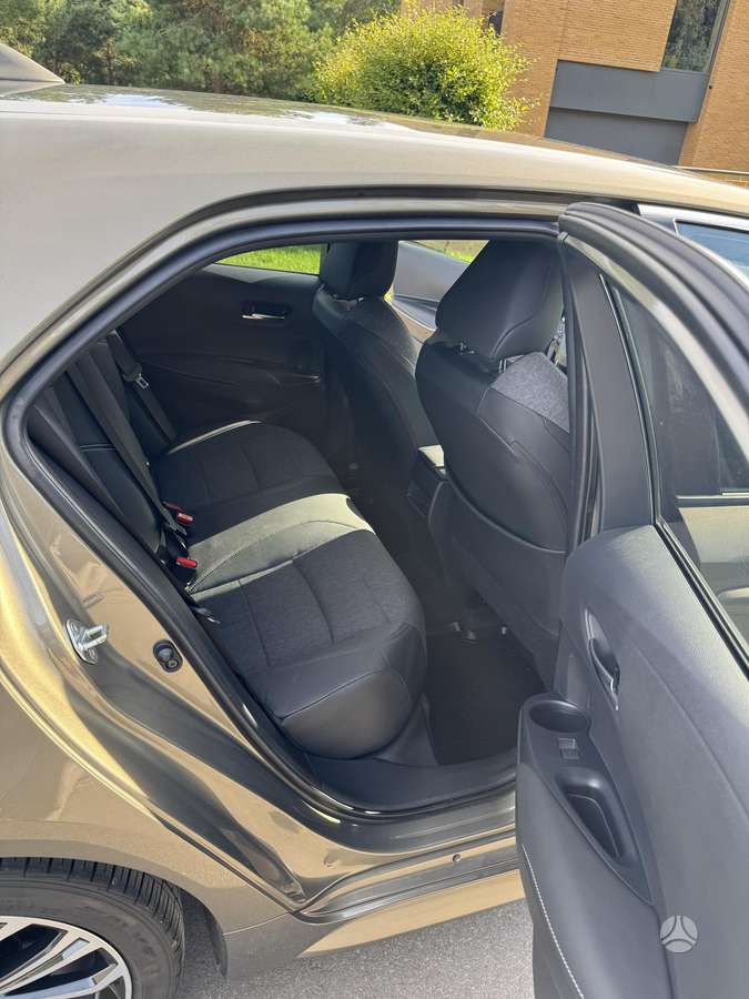 Toyota Corolla, 1.2 l., Хэтчбек
