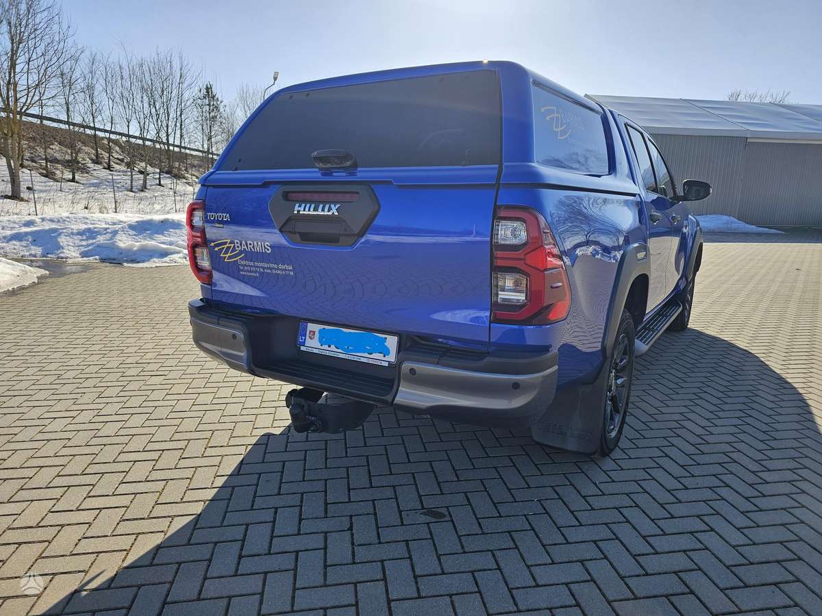 Toyota Hilux - 5