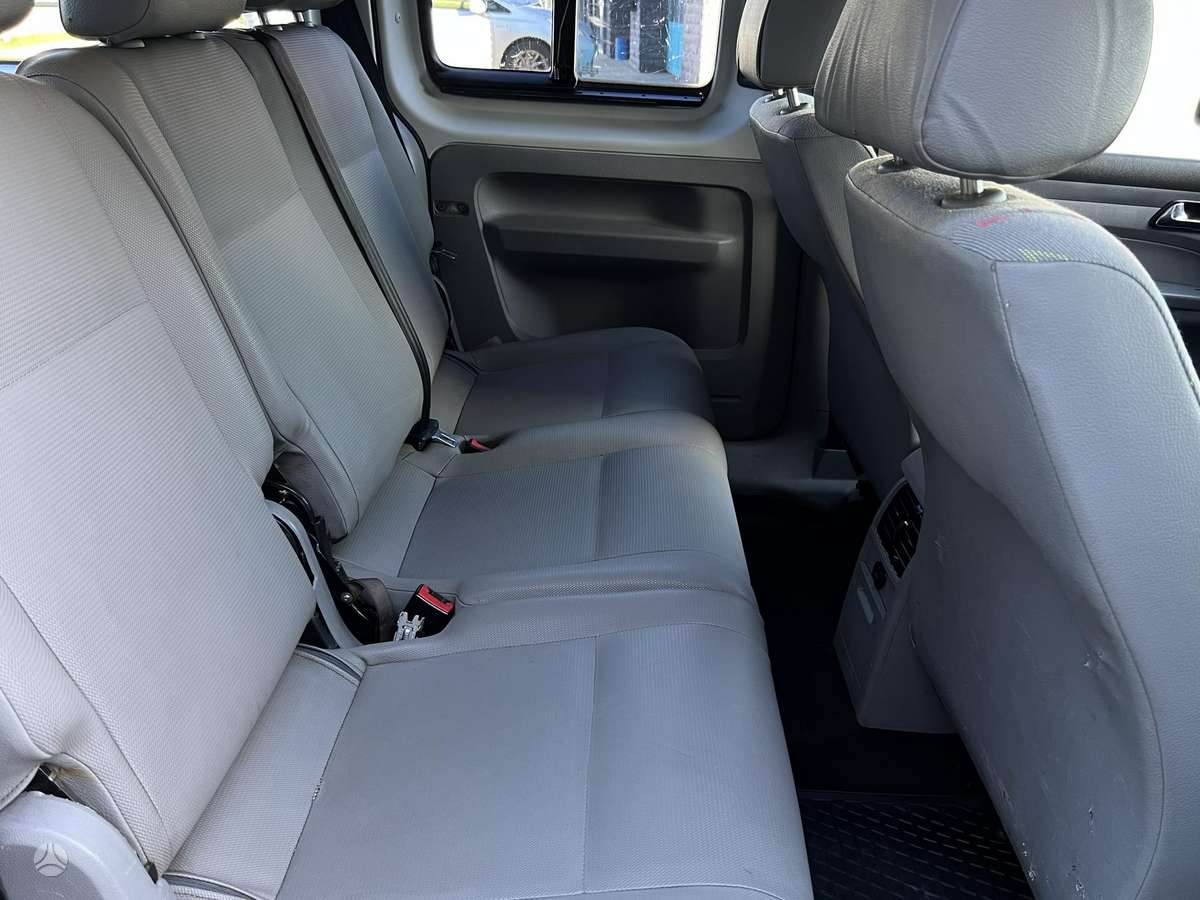 Volkswagen Caddy Maxi - 11