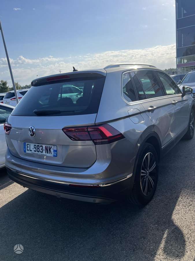 Volkswagen Tiguan - 2