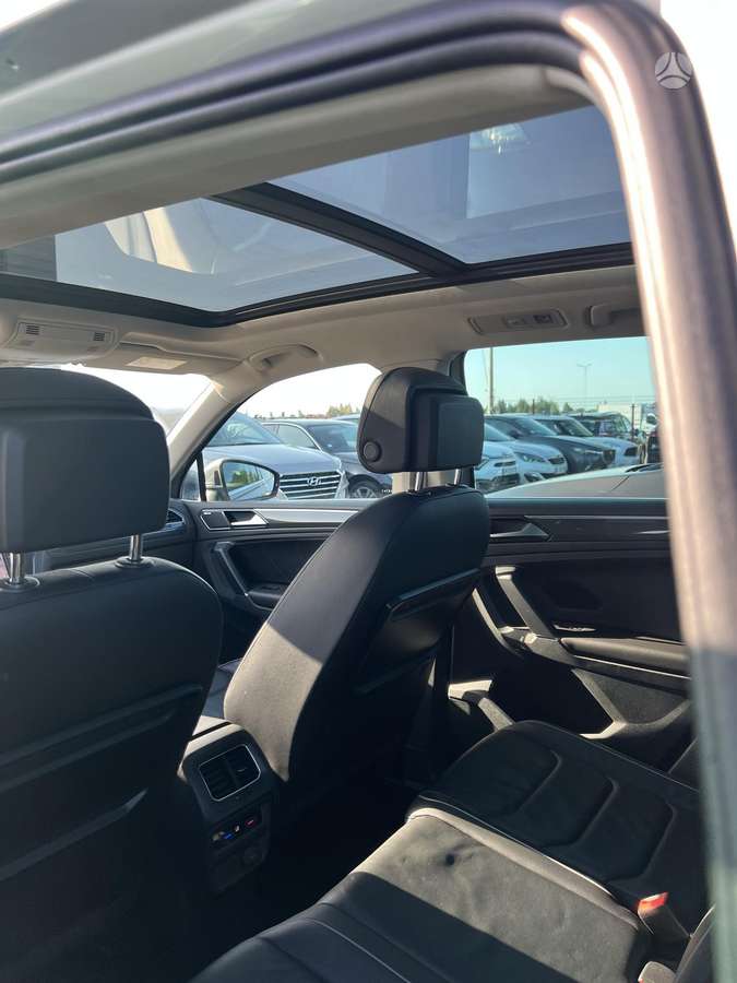 Volkswagen Tiguan - 9