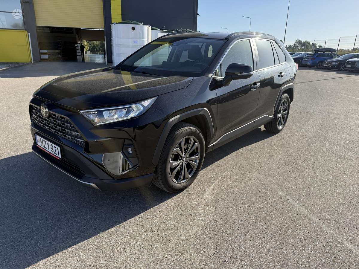 Toyota RAV4 - 1