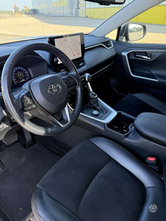 Toyota RAV4 - 8