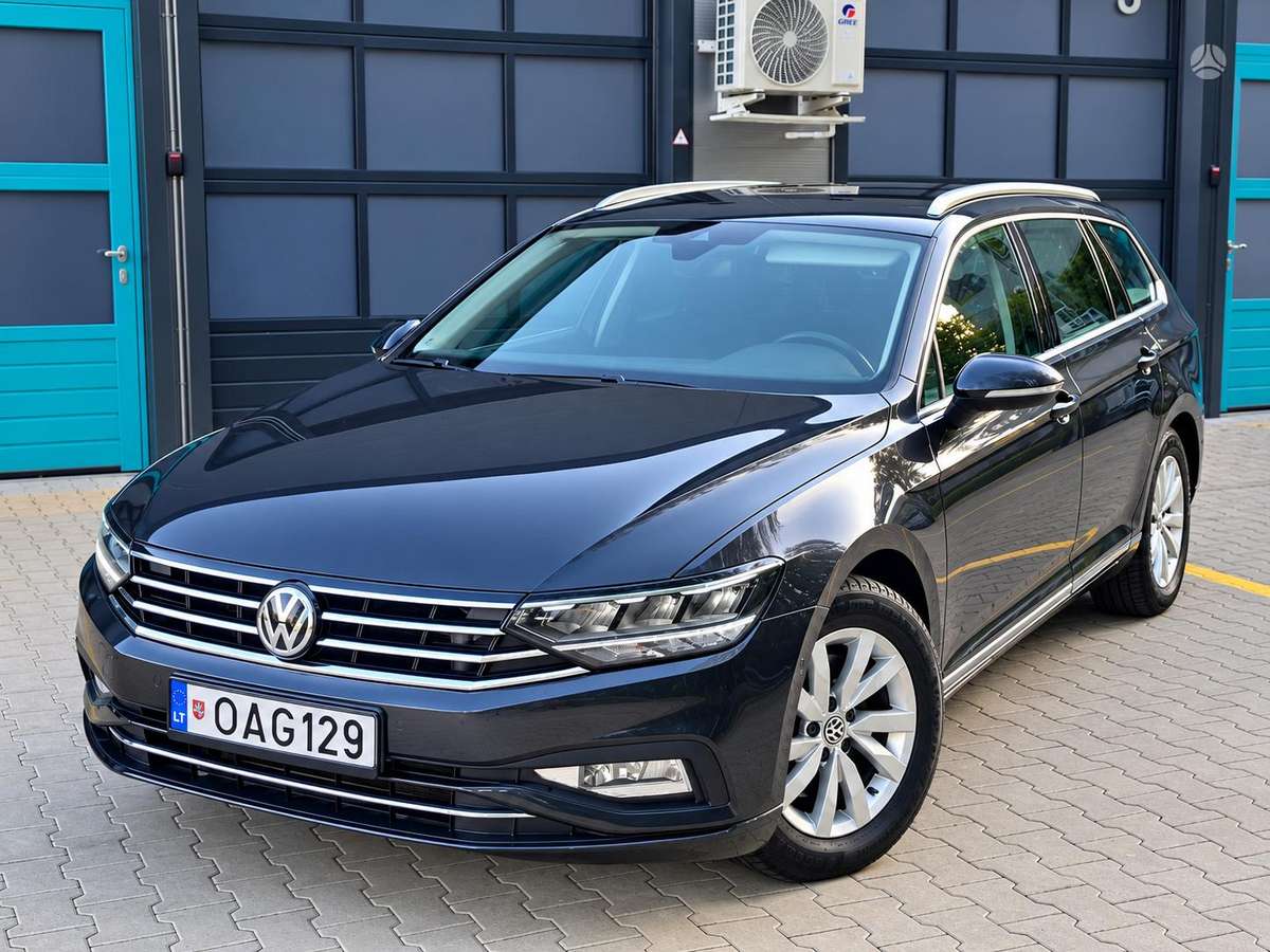 Volkswagen Passat - 1
