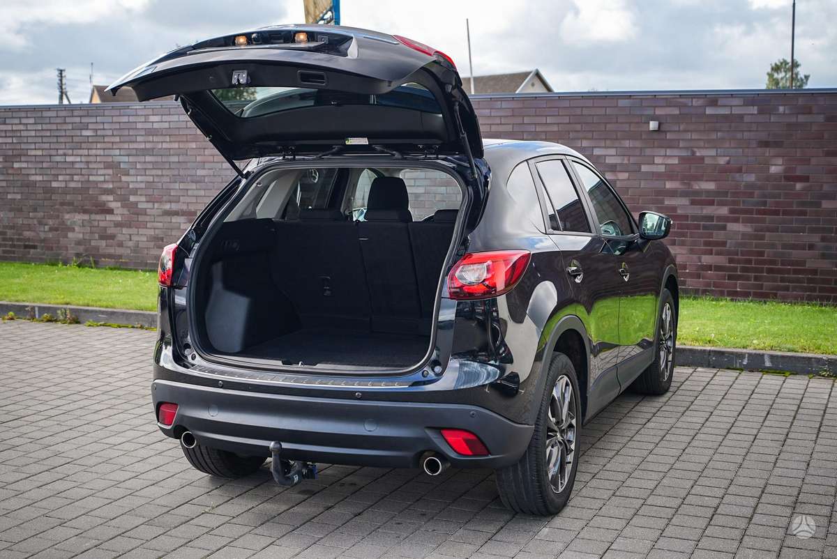 Mazda CX-5, 2.2 l., off-road / crossover