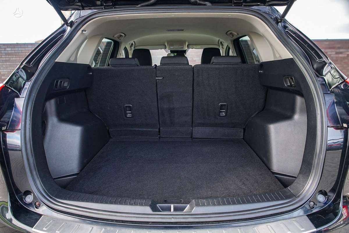 Mazda CX-5, 2.2 l., off-road / crossover