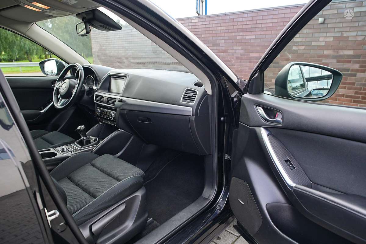 Mazda CX-5, 2.2 l., off-road / crossover