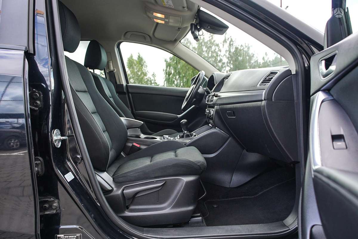 Mazda CX-5, 2.2 l., off-road / crossover