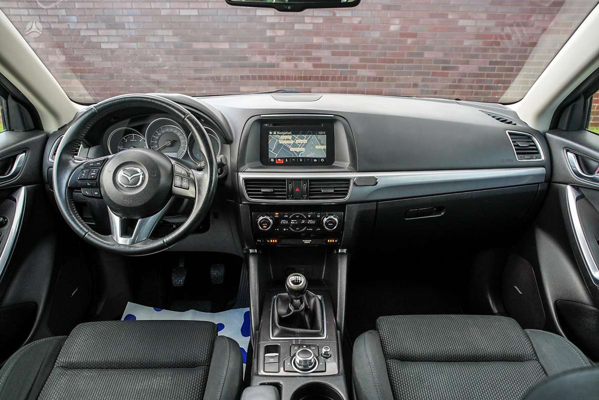 Mazda CX-5, 2.2 l., off-road / crossover