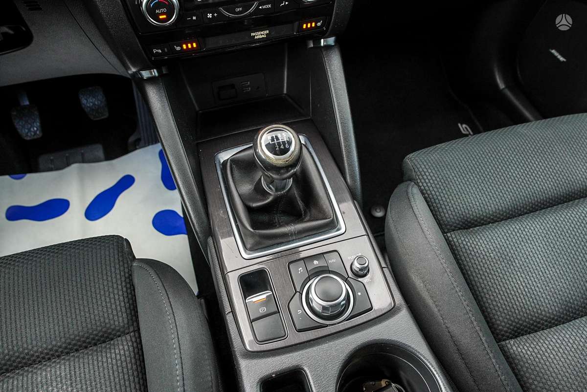 Mazda CX-5, 2.2 l., off-road / crossover