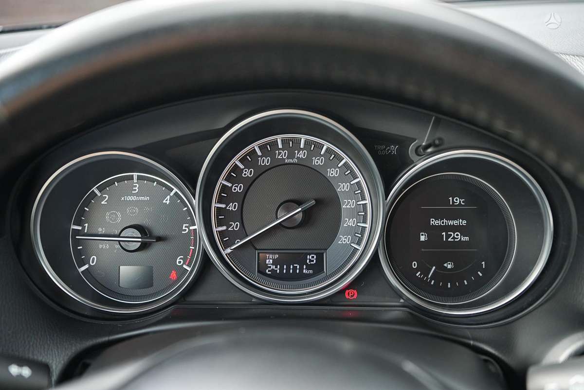 Mazda CX-5, 2.2 l., off-road / crossover