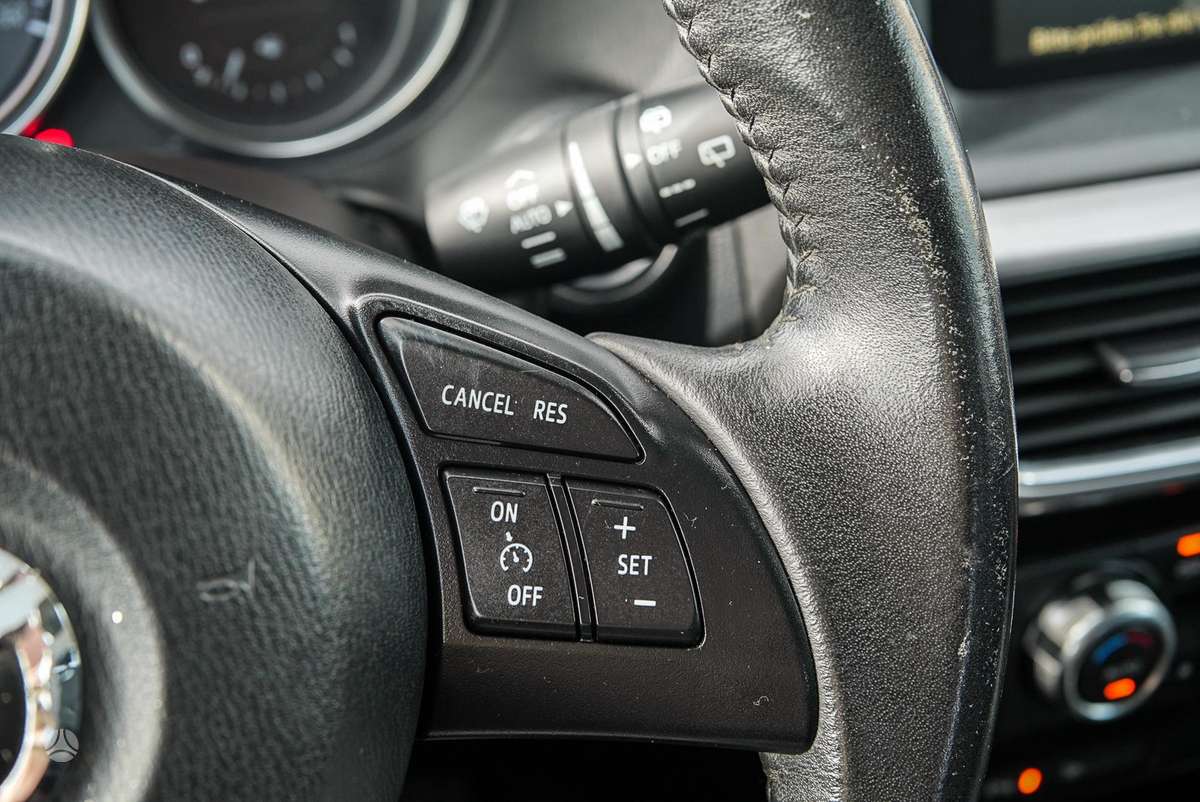 Mazda CX-5, 2.2 l., off-road / crossover