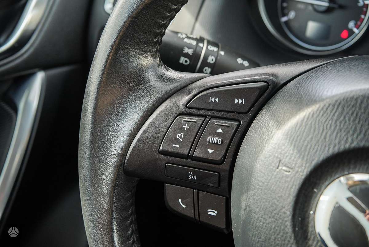 Mazda CX-5, 2.2 l., off-road / crossover