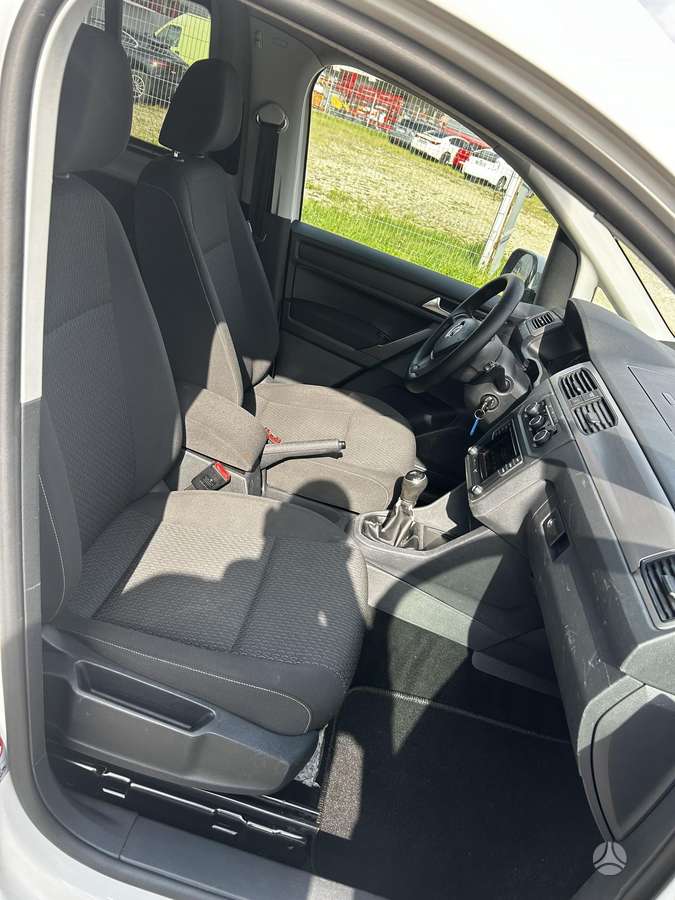 Volkswagen Caddy Maxi - 11