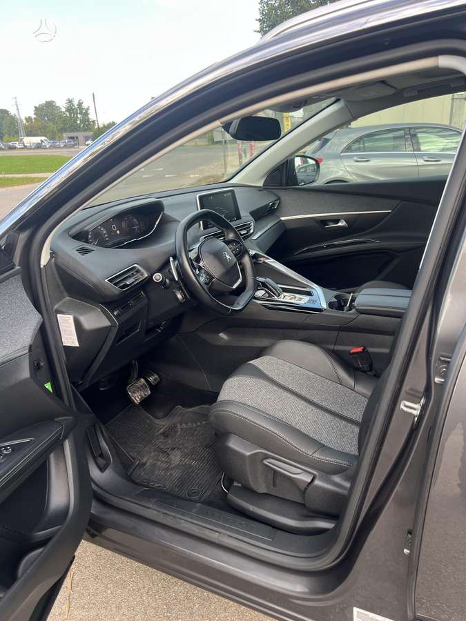 Peugeot 5008 - 8