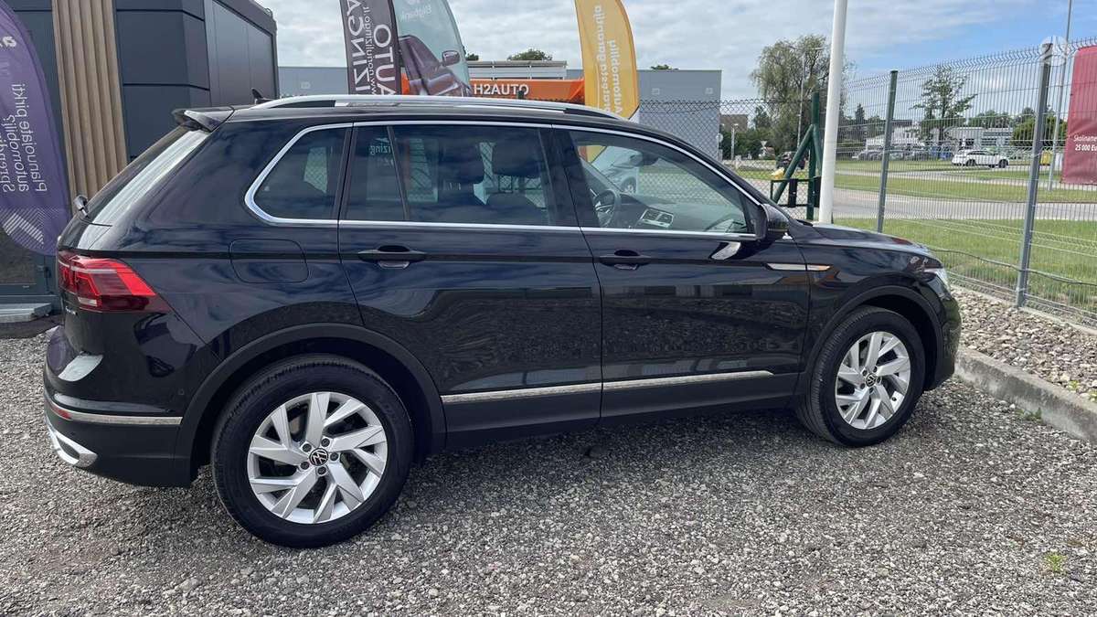 Volkswagen Tiguan - 11