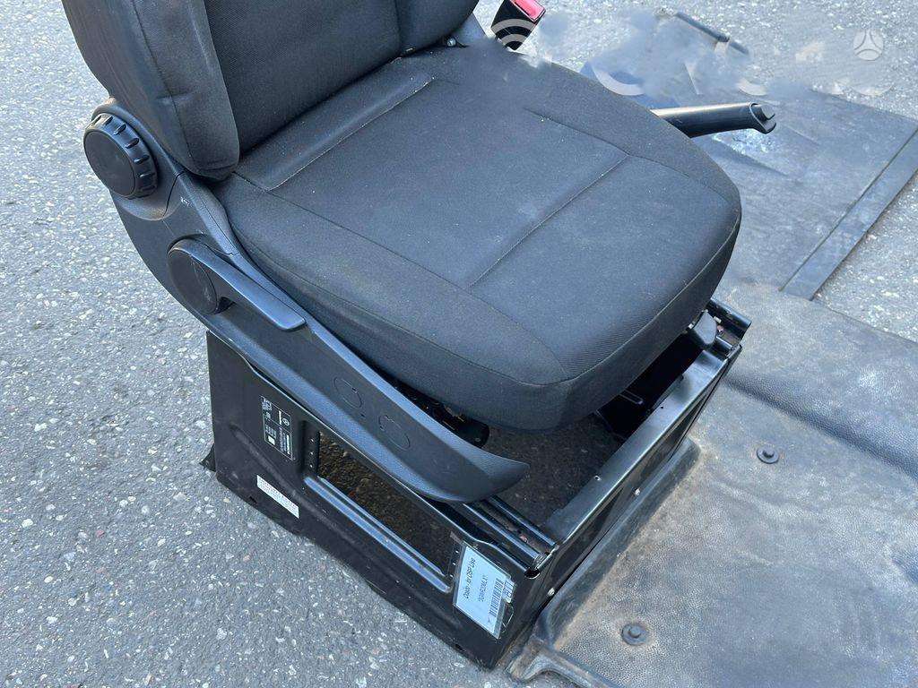 Mercedes-Benz Sprinter, 907/910, сиденья, коврики