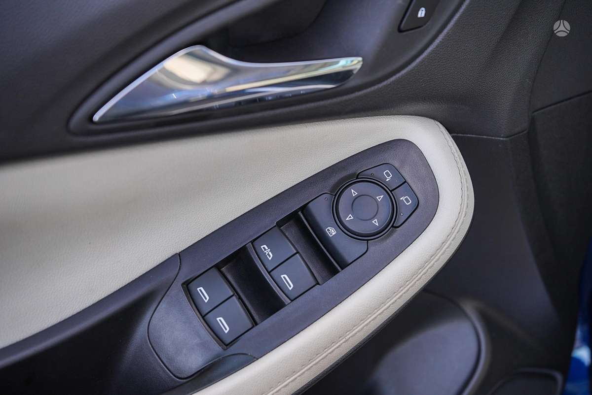 Buick Encore, 1.2 l., off-road / crossover