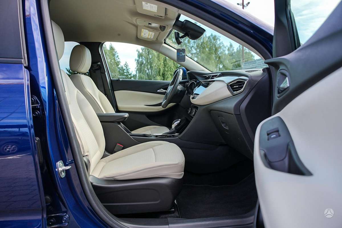 Buick Encore, 1.2 l., off-road / crossover