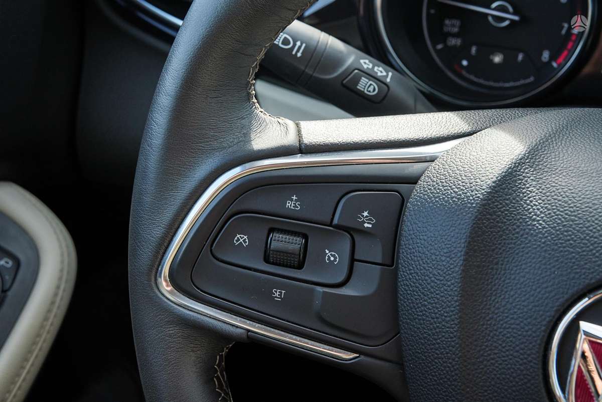 Buick Encore, 1.2 l., off-road / crossover