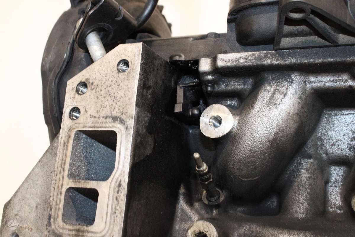 Volvo XC70, D5244T4, engine