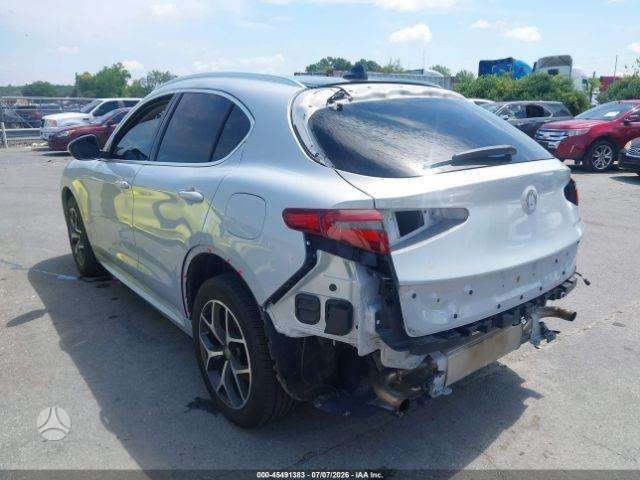 Alfa Romeo Stelvio - 7