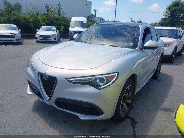 Alfa Romeo Stelvio - 2