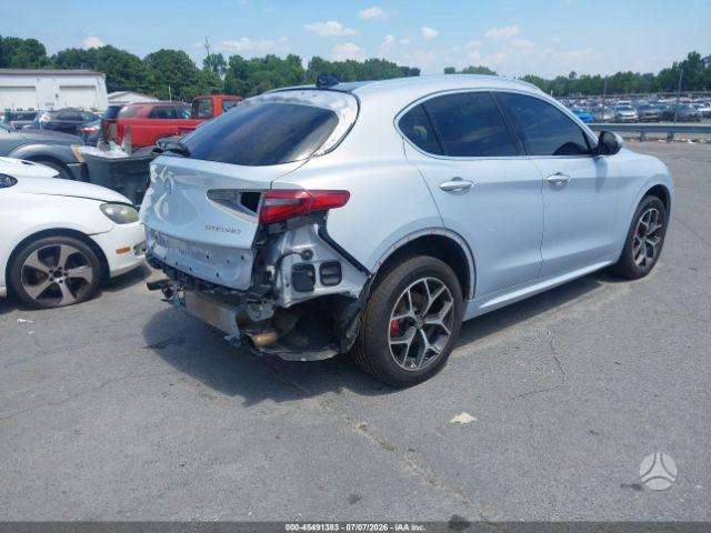 Alfa Romeo Stelvio - 4
