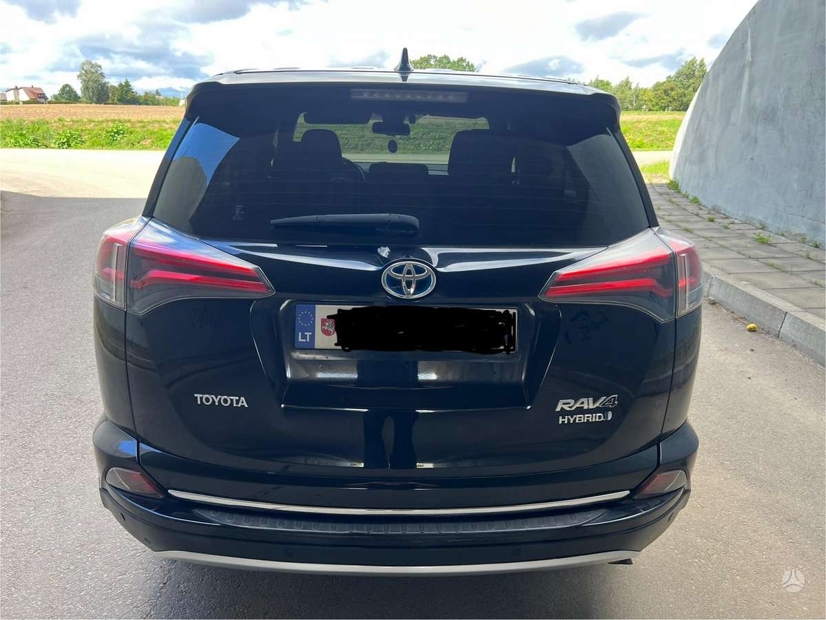 Toyota RAV4 - 8