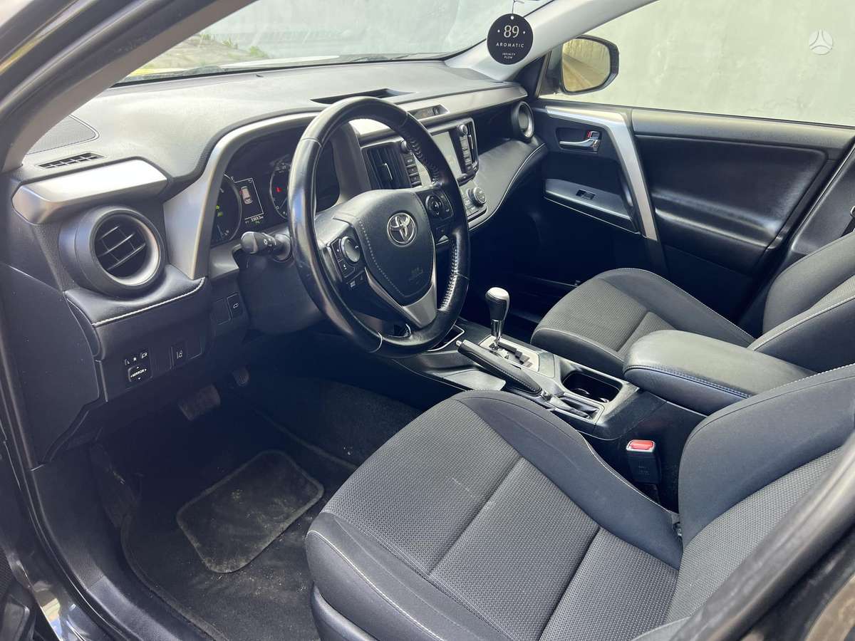 Toyota RAV4 - 9