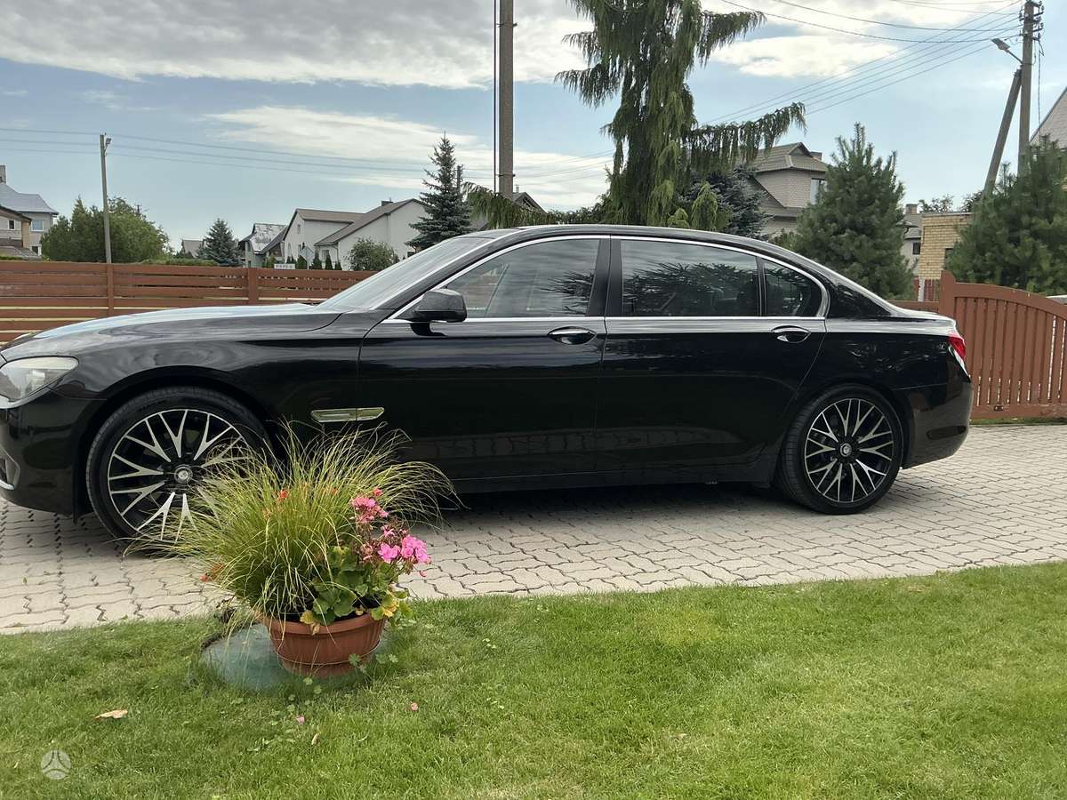 BMW 730, 3.0 l., sedanas
