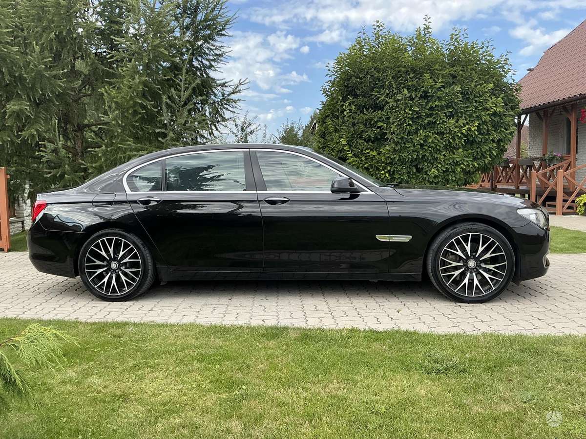 BMW 730, 3.0 l., sedanas