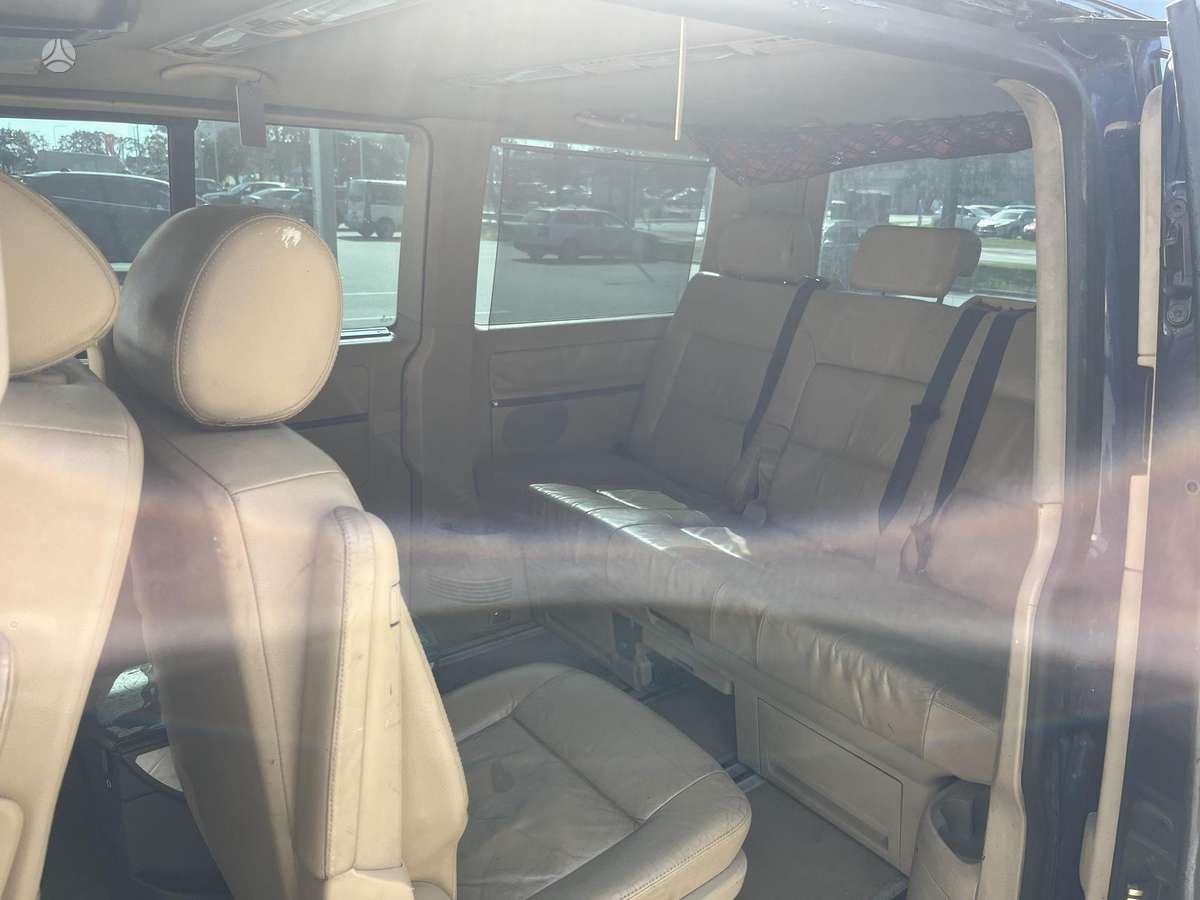 Volkswagen Multivan - 7